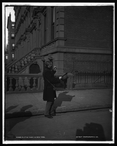 Little music in New York, A