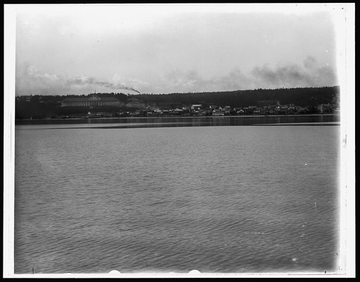 Grand Hotel and town of Mackinac Island, Mich.