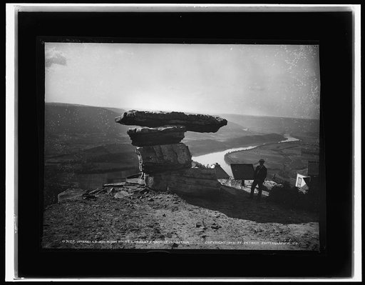 Umbrella Rock on Point Lookout, Lookout Mountain