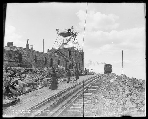 Station and hotel, summit of Pike's Peak