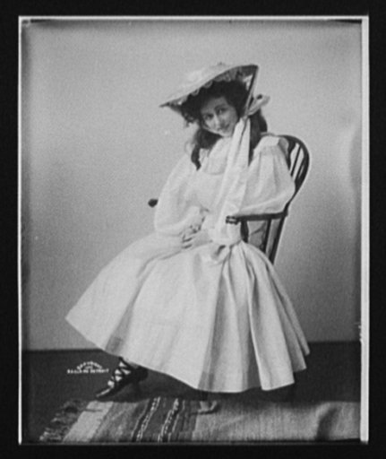 Edna Wallace Hopper, seated, full-length portrait
