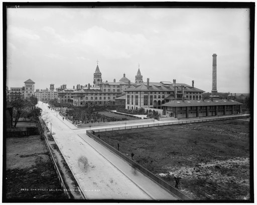 The Ponce de Leon, rear view