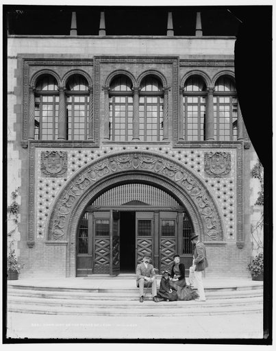 Doorway of the Ponce de Leon