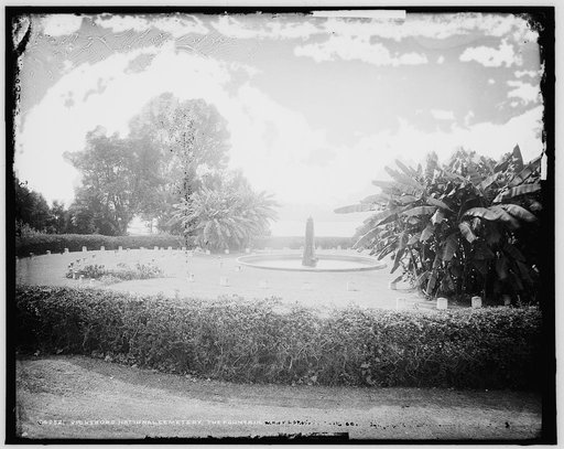 Vicksburg National Cemetery, the fountain
