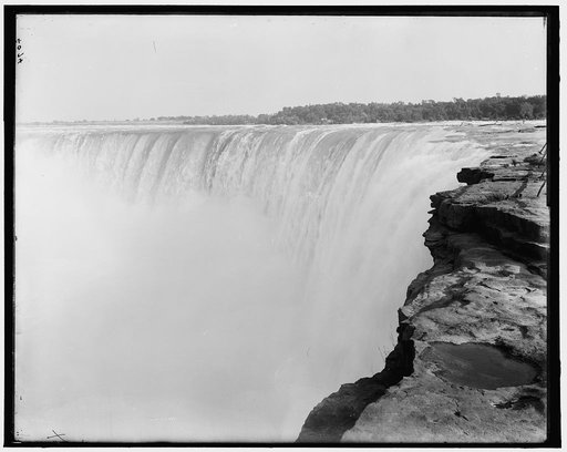 The [Horseshoe] Falls from above