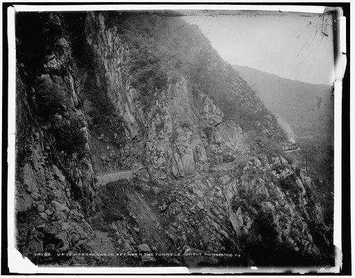Up Temasopa [sic] Canon between the tunnels