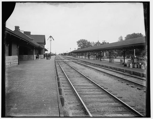 Chicago & North Western Railway station, Elmhurst, Ill.