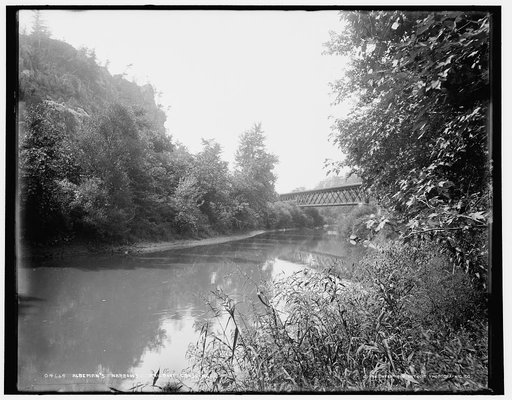 Ableman's Narrows, railroad crossing