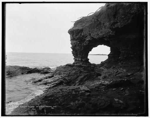 Marquette, Mich., Arch Rock, Presque Isle