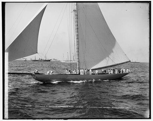 Shamrock I, shipping spinnaker boom
