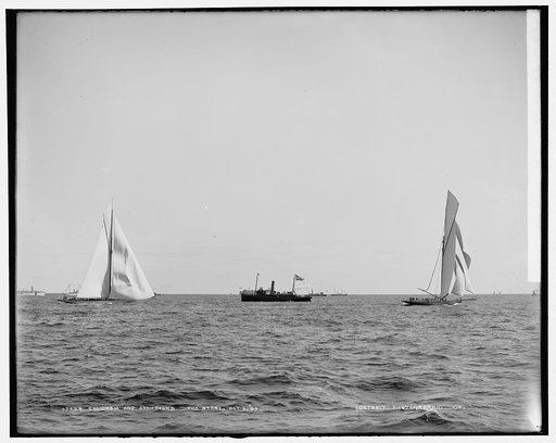 Columbia and Shamrock I, the start