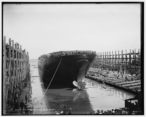 Str. Harvard in the slip, Detroit