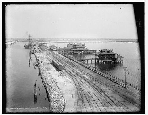 Tampa Inn and docks, Tampa, Fla.