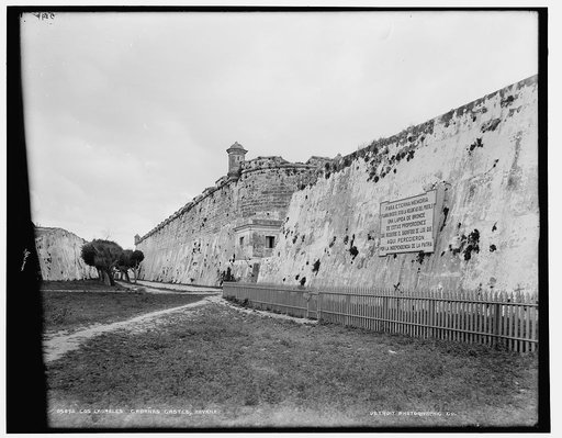 Laureles, Cabanas Castle, Havana, Los