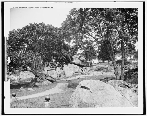 Entrance to Devil's Den, Gettysburg, Pa.