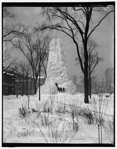 Fountain of ice, Washington Boulevard, Detroit, Mich.