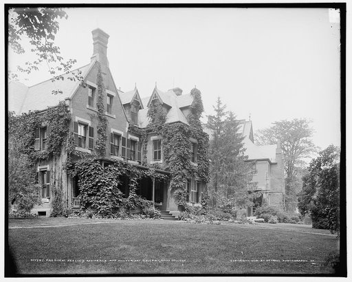 President's Seelye's residence and Hillyer Art Gallery, Smith College