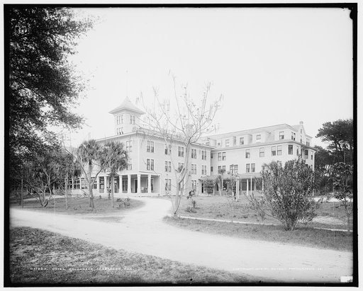 Hotel Colonnade, Seabreeze [i.e. Daytona Beach], Fla.