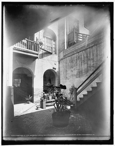 Court yard of home of Mrs. M.E.M. [Mary Evelyn Moore] Davis, New Orleans, La., Jackson's old headquarters