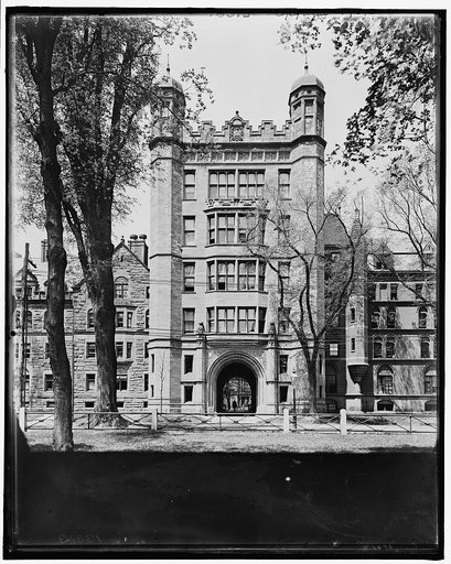 Yale College, Phelps Hall and gateway