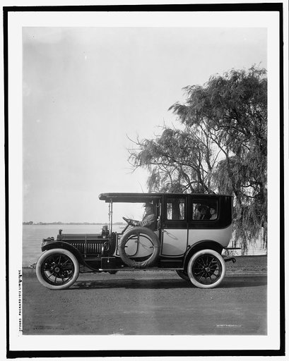 Packard 1912 limousine