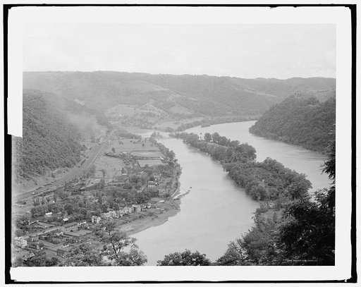 Junction of New and Greenbrier rivers, Hinton, W. Va.