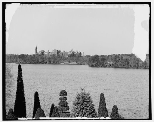 Lake Waban and Wellesley College