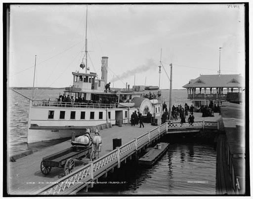 Str. Islander at Frontenac wharf, Round Island, N.Y.