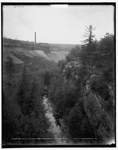 Nay Aug Glen from boulevard bridge, Scranton, Pa.