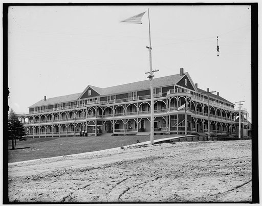 The Belvedere, Charlevoix