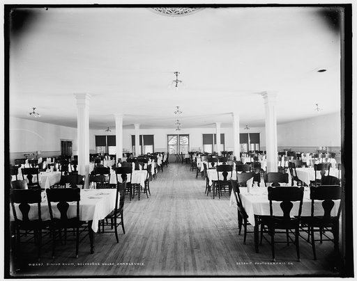 Dining room, Belvedere House, Charlevoix
