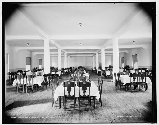 Dining room, New Arlington [Hotel], Petoskey, Mich.