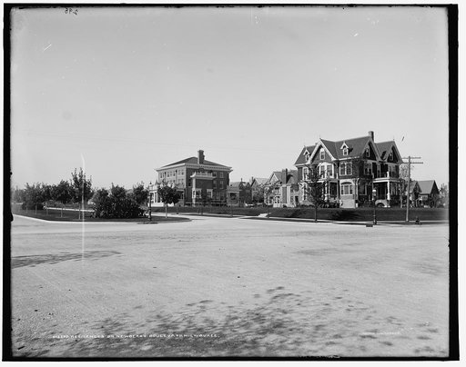 Residences on Newberry Boulevard, Milwaukee