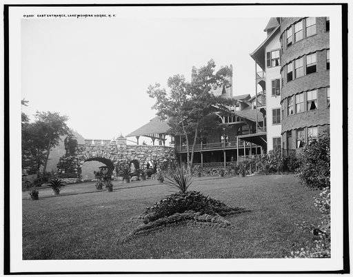 East entrance, Lake Mohonk House, N.Y.