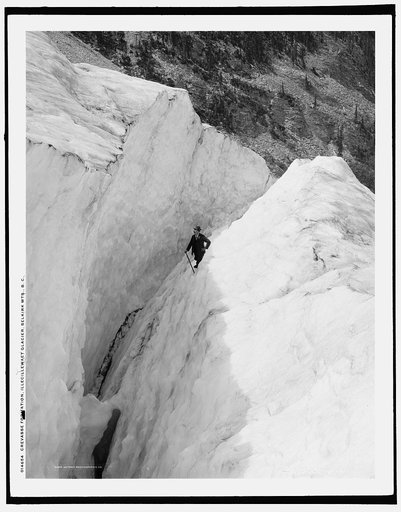 Crevasse formation, Illecillewaet Glacier, Selkirk Mts., B.C.