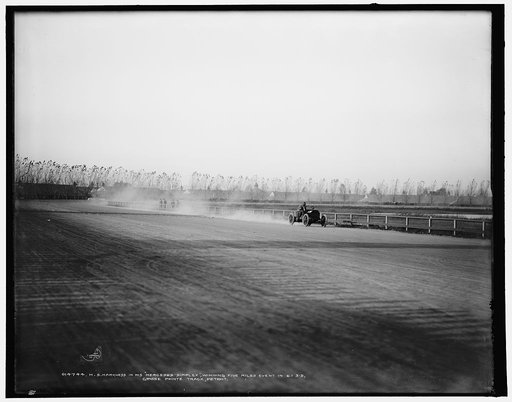 H.S. Harkness in his Mercedes-Simplex, winning five-miles event in 6:1 3-5, Grosse Pointe track, Detroit