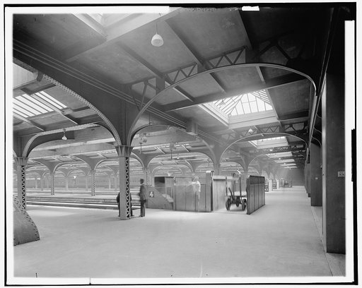 Chicago, Ill., train sheds, C & NW Ry. (Chicago & North Western Railway) terminal