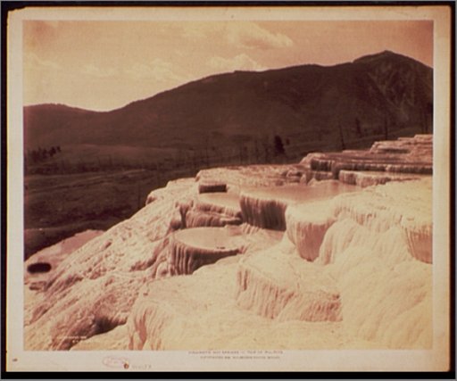 Mammoth Hot Springs, top of pulpits