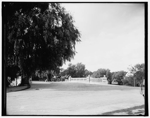 Roadway and bridge, Belle Isle Park