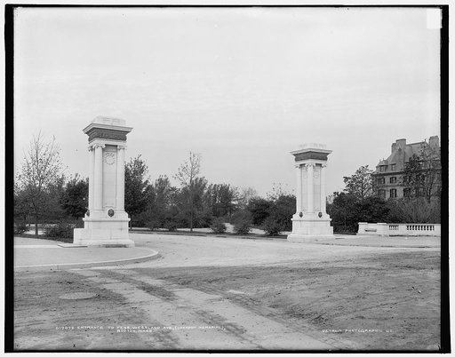 Entrance to Fens, Westland Ave., (Johnson Memorial), Boston, Mass.