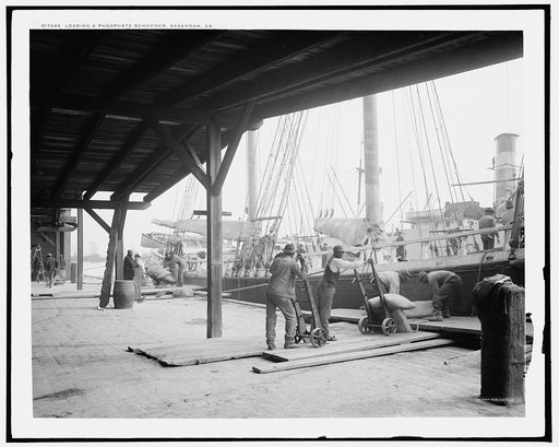 Loading a phosphate schooner, Savannah, Ga.