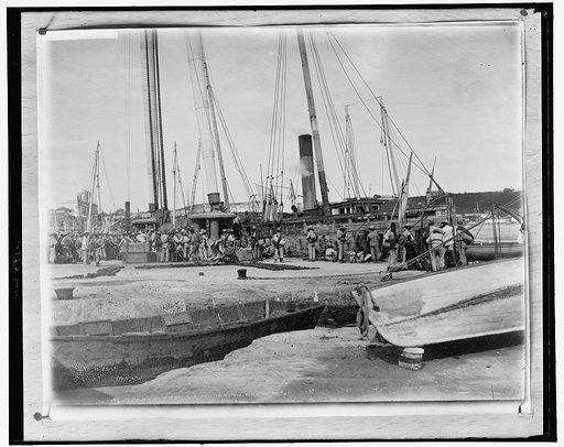 Spanish troops evacuating Havana