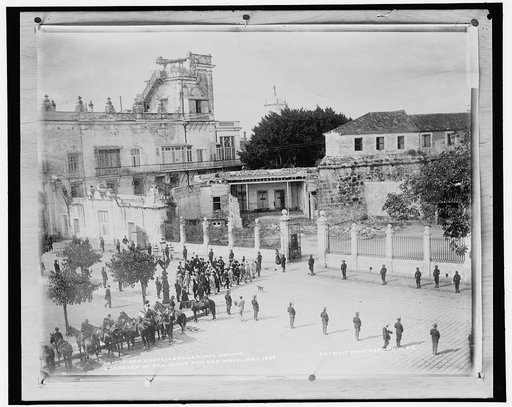 Gen. Custellano [i.e. Adolfo Jiménez Castellanos] leaving Havana escorted by Gen. Clons [i.e. Clous] and Gen. Wade