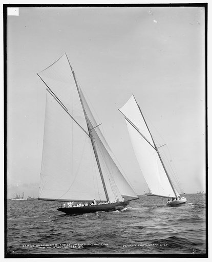 Shamrock II and Columbia maneuvering for the start
