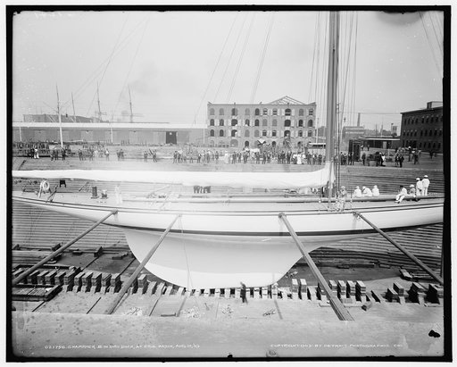 Shamrock III in dry dock at Erie Basin, Aug. 17, 1903