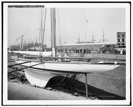 Shamrock III in dry dock [at Erie Basin], Aug. 17 '03