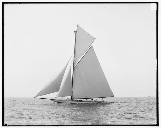 Shamrock III before the start, Aug. 22, 1903