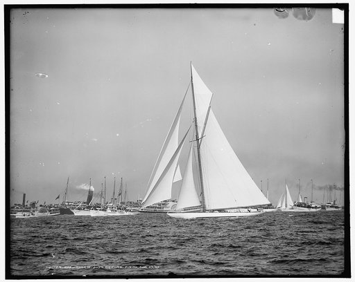 Shamrock III just before finish, Aug. 25, 1903