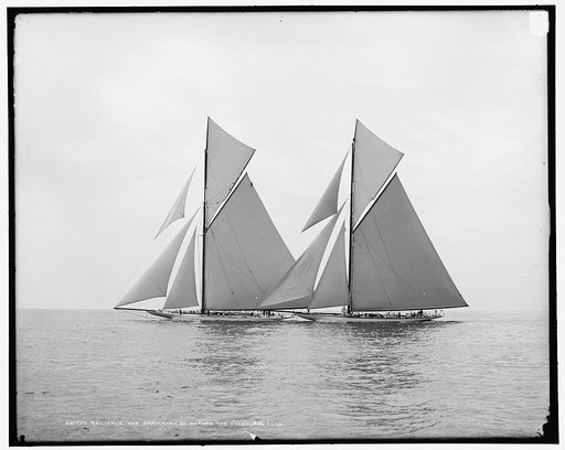 Reliance and Shamrock III before the start, Aug. 25, 1903