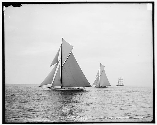Reliance and Shamrock III tacking just after start, Aug. 27, 1903